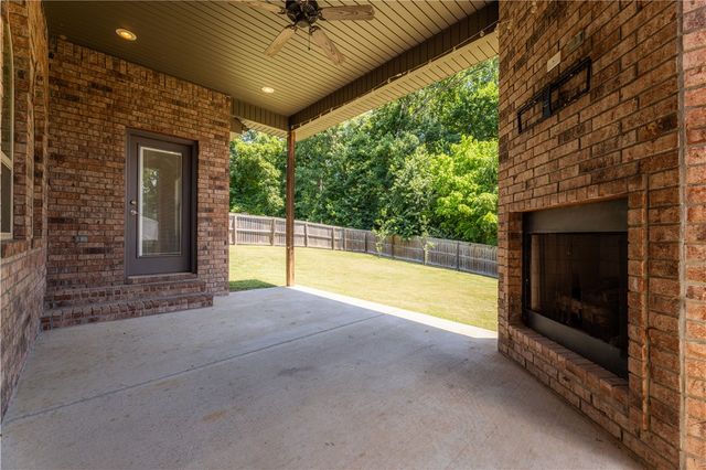 1206 Sycamore Street, Cave Springs, AR 72718