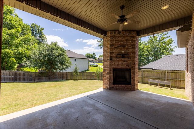 1206 Sycamore Street, Cave Springs, AR 72718