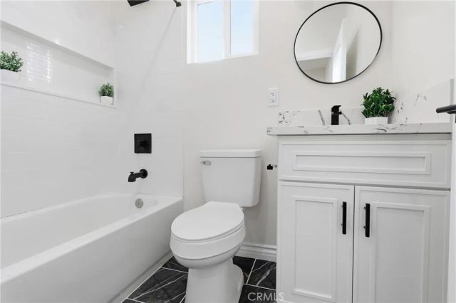 3884 N Mountain View, San Bernardino, CA 92405