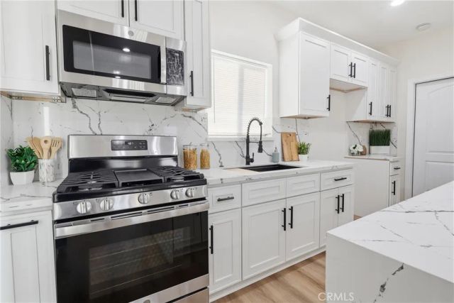 3884 N Mountain View, San Bernardino, CA 92405