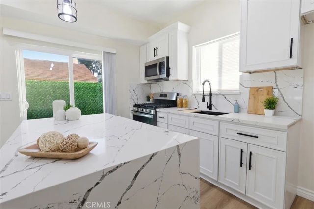 3884 N Mountain View, San Bernardino, CA 92405