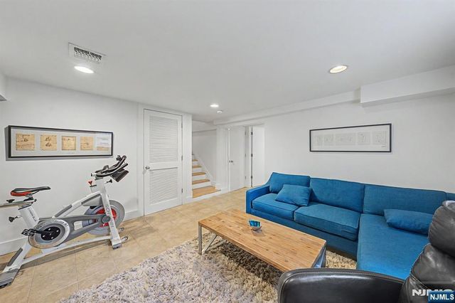61 Center Street, Cresskill, NJ 07626