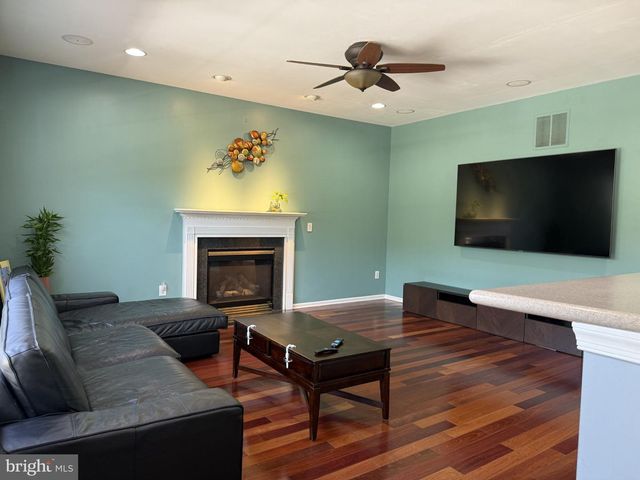 68 CONCORD BLVD, Sicklerville, NJ 08081