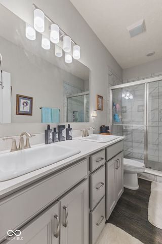 914 Ridge Rock Lane, Bargersville, IN 46106