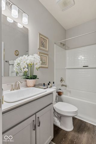 914 Ridge Rock Lane, Bargersville, IN 46106