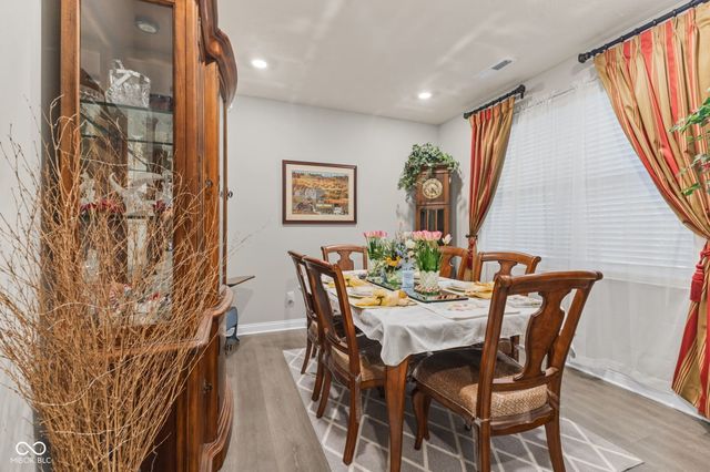 914 Ridge Rock Lane, Bargersville, IN 46106