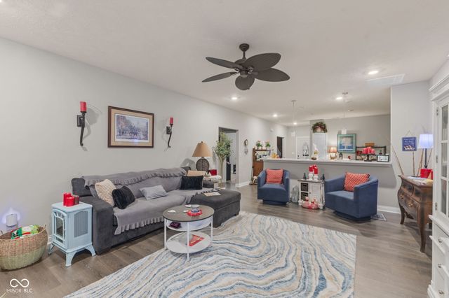 914 Ridge Rock Lane, Bargersville, IN 46106
