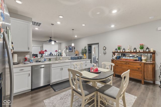 914 Ridge Rock Lane, Bargersville, IN 46106