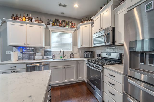 1144 Autumn Ridge Drive, Lexington, KY 40509