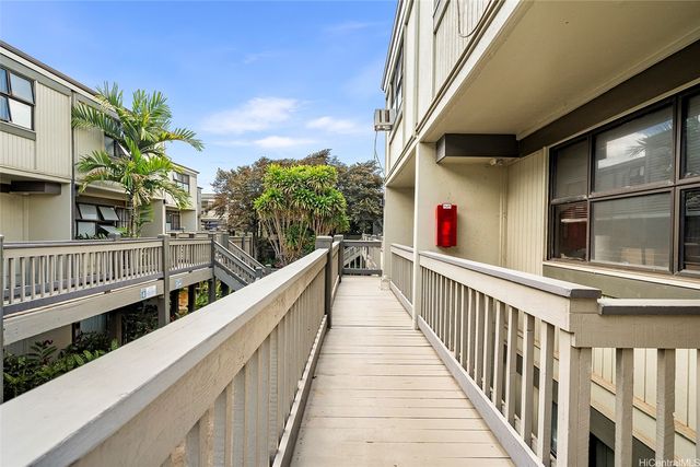 98-310 Kamehameha Highway 225, Aiea, HI 96701