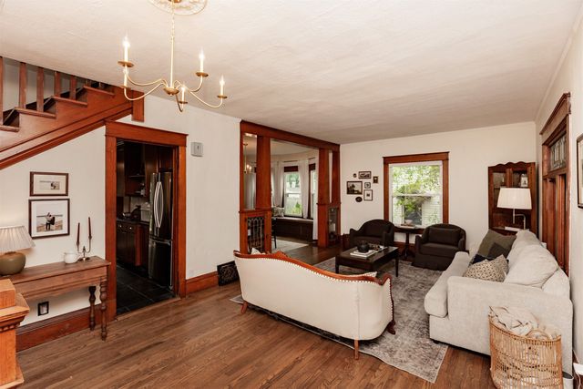 1643 York Street, Des Moines, IA 50316