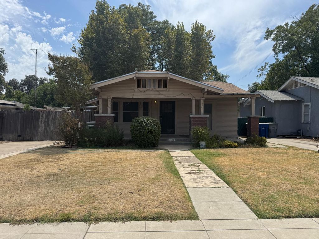 138 E Alhambra Avenue, Fresno, CA 93728