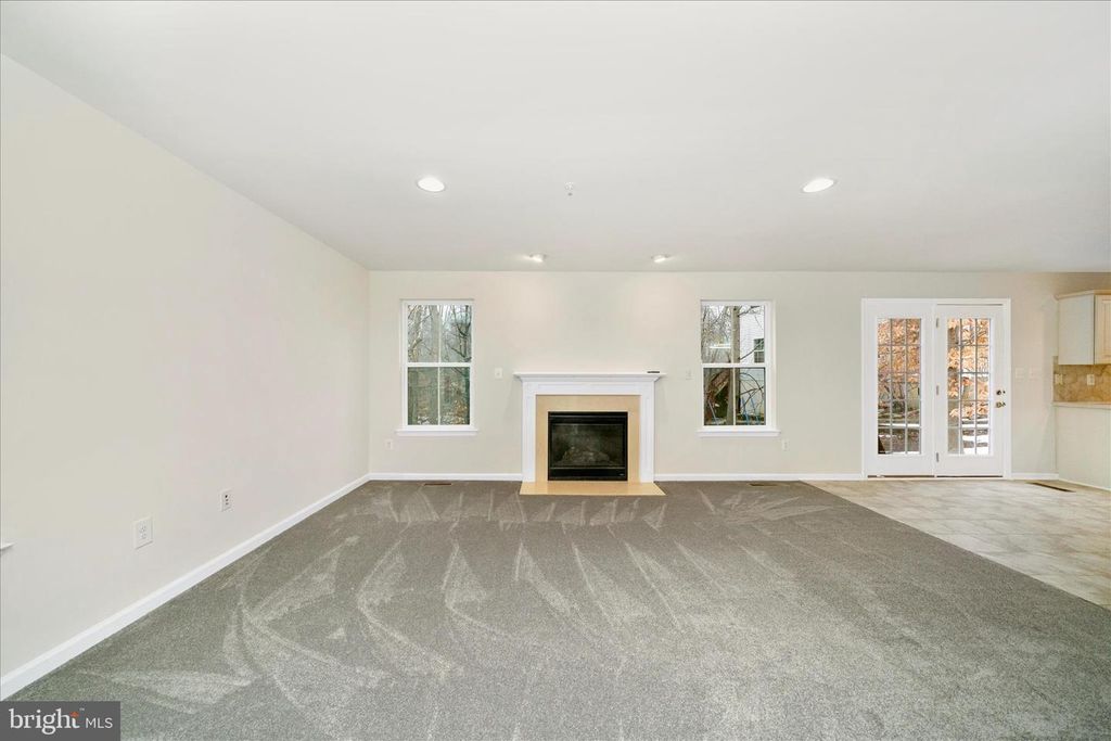 Image 12 of property listing at 7014 LINDEN AVE, Elkridge, MD 21075