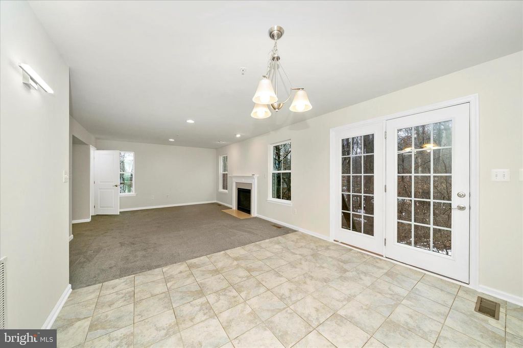 Image 15 of property listing at 7014 LINDEN AVE, Elkridge, MD 21075