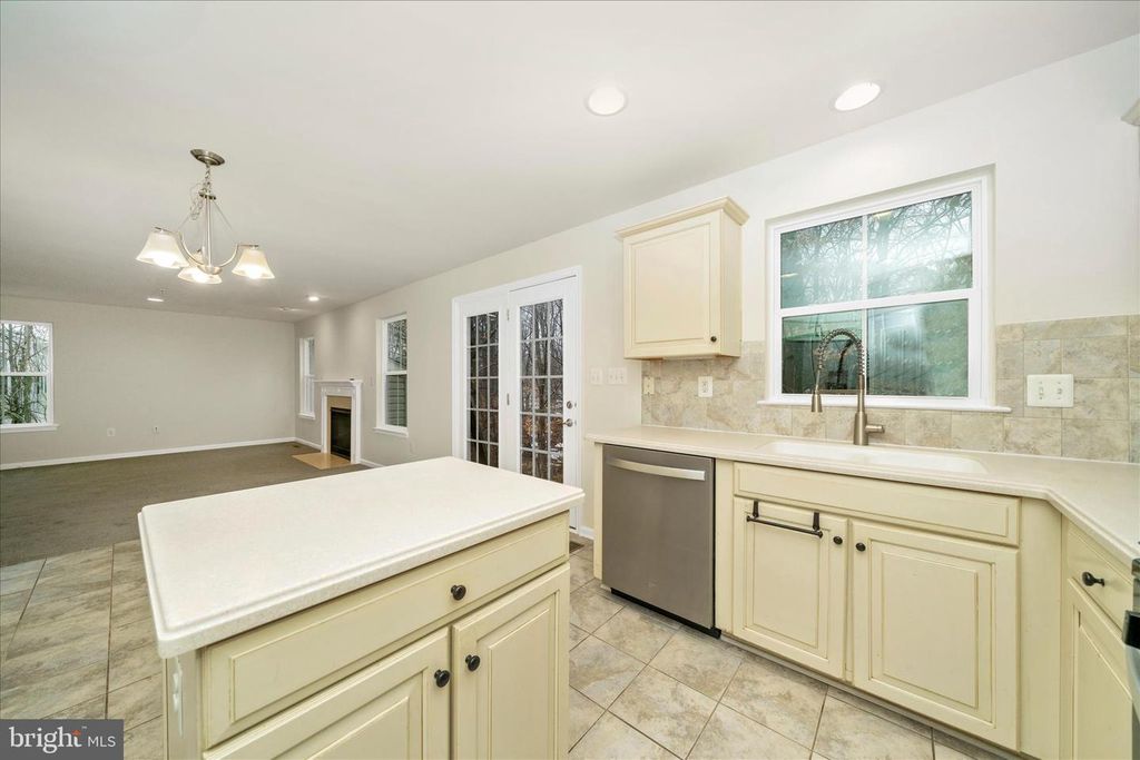 Image 20 of property listing at 7014 LINDEN AVE, Elkridge, MD 21075