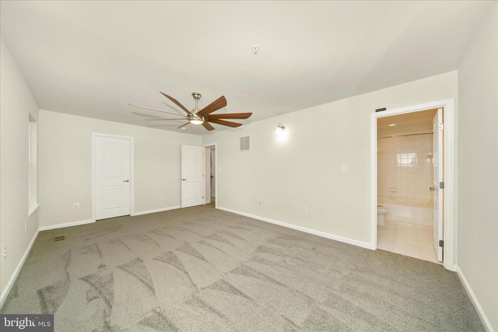 Image 24 of property listing at 7014 LINDEN AVE, Elkridge, MD 21075