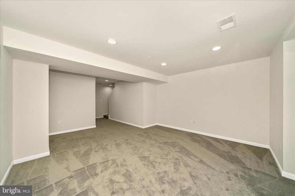 Image 37 of property listing at 7014 LINDEN AVE, Elkridge, MD 21075