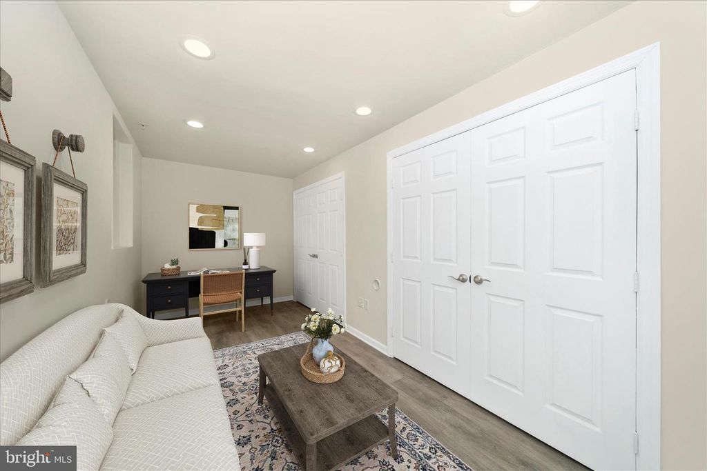 Image 40 of property listing at 7014 LINDEN AVE, Elkridge, MD 21075