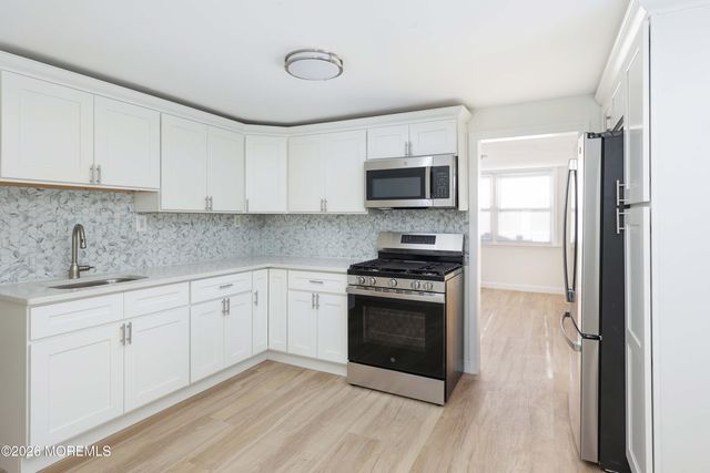 127 7th Street A, Hazlet, NJ 07734