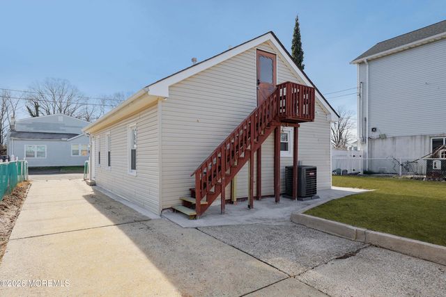 127 7th Street A, Hazlet, NJ 07734