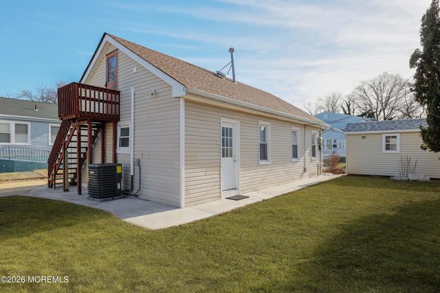 127 7th Street A, Hazlet, NJ 07734