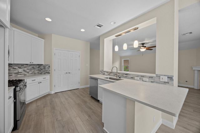 1617 Abbey LN, Cedar Park, TX 78613