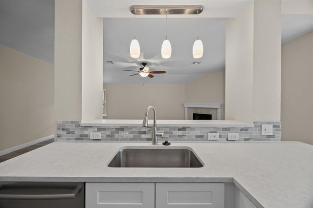 1617 Abbey LN, Cedar Park, TX 78613