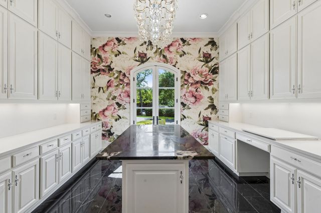 15 Wyck Hill Lane, Westlake, TX 76262