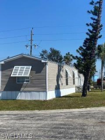 11000 Ballweg LN, Fort Myers, FL 33908