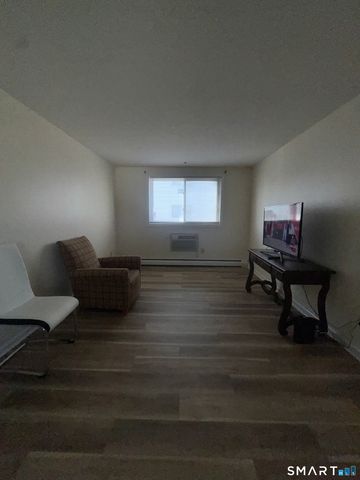 4 Van Zant Street B13, Norwalk, CT 06855