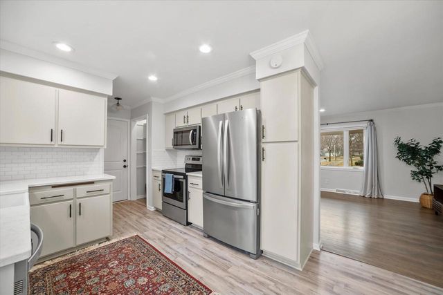 334 Barry AVENUE, Port Washington, WI 53074