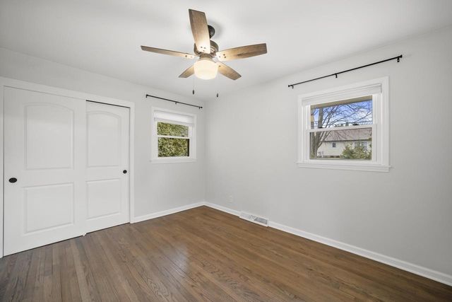 334 Barry AVENUE, Port Washington, WI 53074