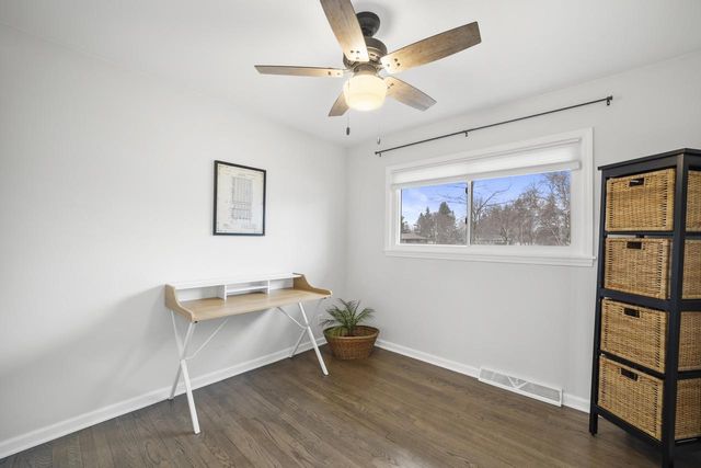 334 Barry AVENUE, Port Washington, WI 53074