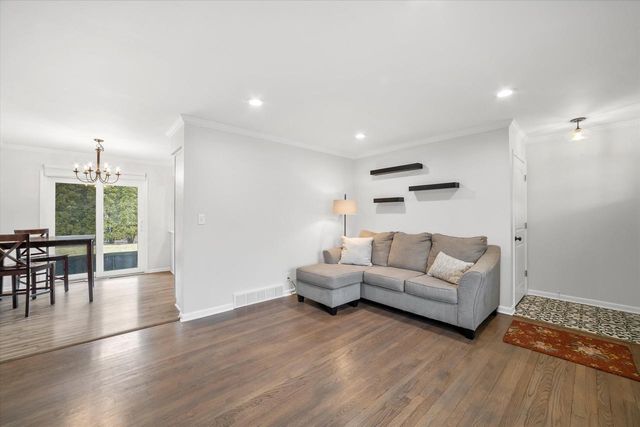 334 Barry AVENUE, Port Washington, WI 53074