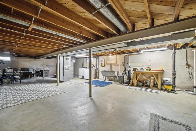 334 Barry AVENUE, Port Washington, WI 53074