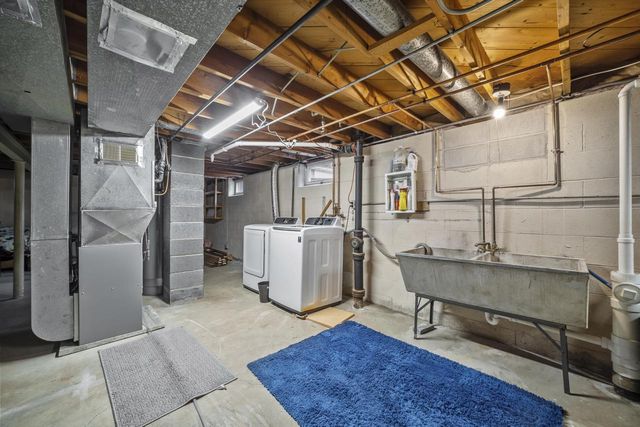 334 Barry AVENUE, Port Washington, WI 53074