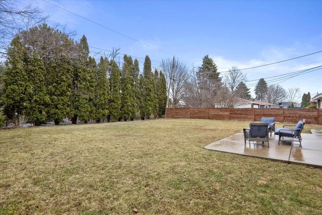 334 Barry AVENUE, Port Washington, WI 53074