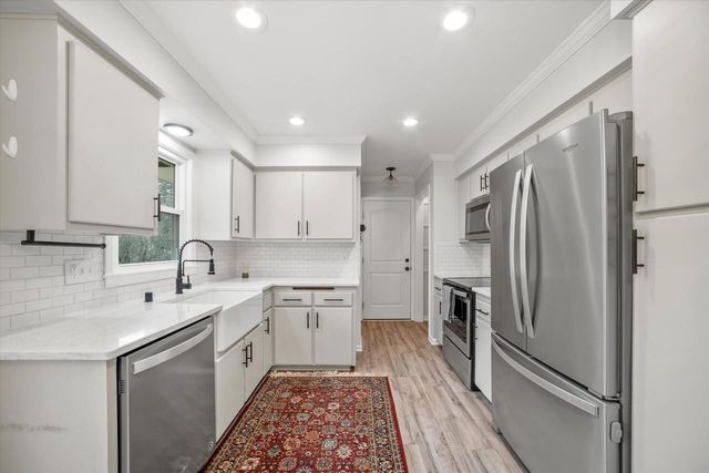 334 Barry AVENUE, Port Washington, WI 53074