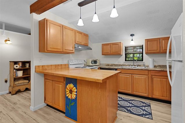 6250 & 5942 E C 478, Center Hill, FL 33514