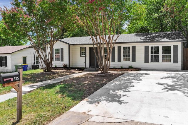 925 Hackamore Street, White Settlement, TX 76108