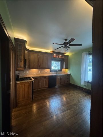8506 Nowlen Street, Mentor, OH 44060