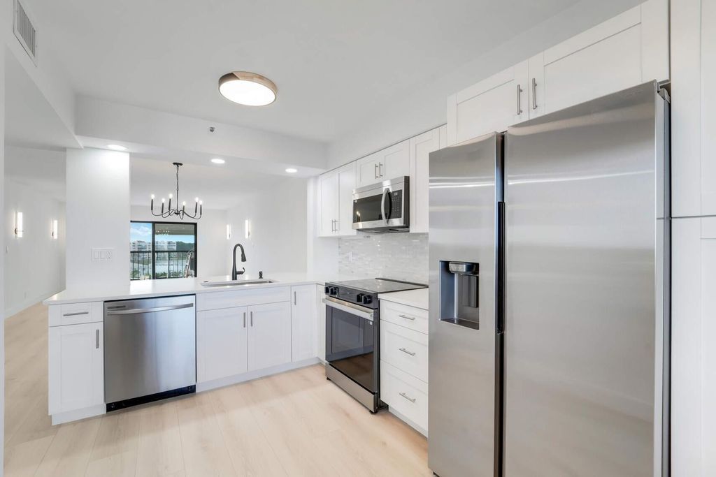 7076 Huntington Lane 803, Delray Beach, FL 33446