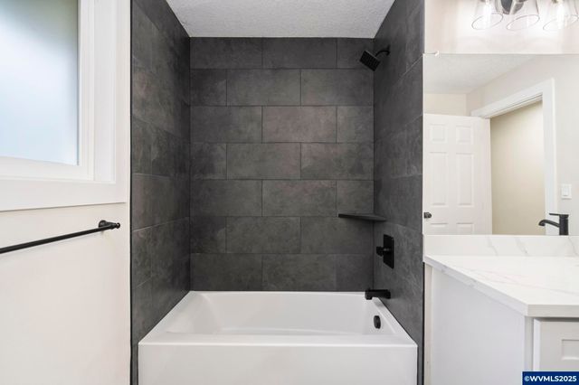 13949 NE San Rafael St, Portland, OR 97230