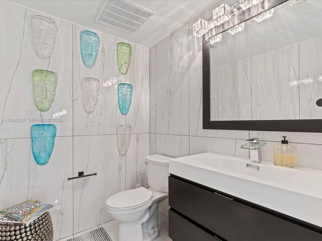 665 NE 25th St 1101, Miami, FL 33137