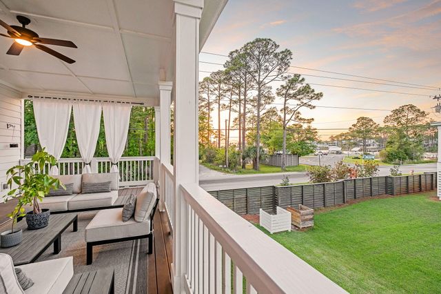 19 McKenna Way, Santa Rosa Beach, FL 32459