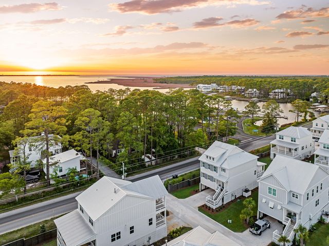 19 McKenna Way, Santa Rosa Beach, FL 32459