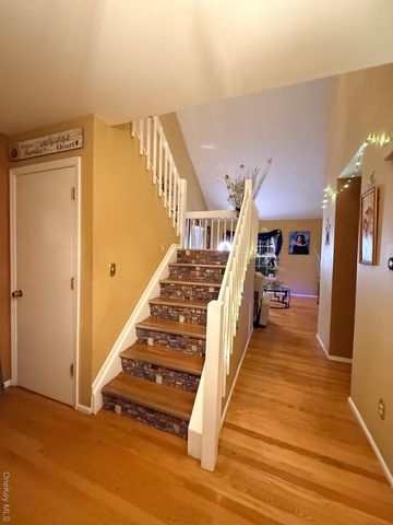 2 Marilyn Court, Highland Mills, NY 10930