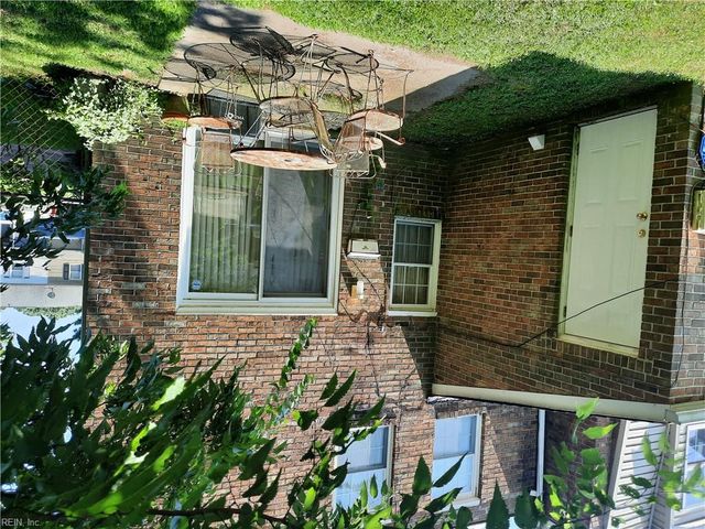 626 Red Horse LN, Virginia Beach, VA 23462