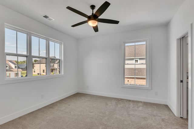 2716 Canton Dr, Murfreesboro, TN 37129