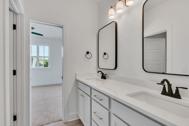 2716 Canton Dr, Murfreesboro, TN 37129